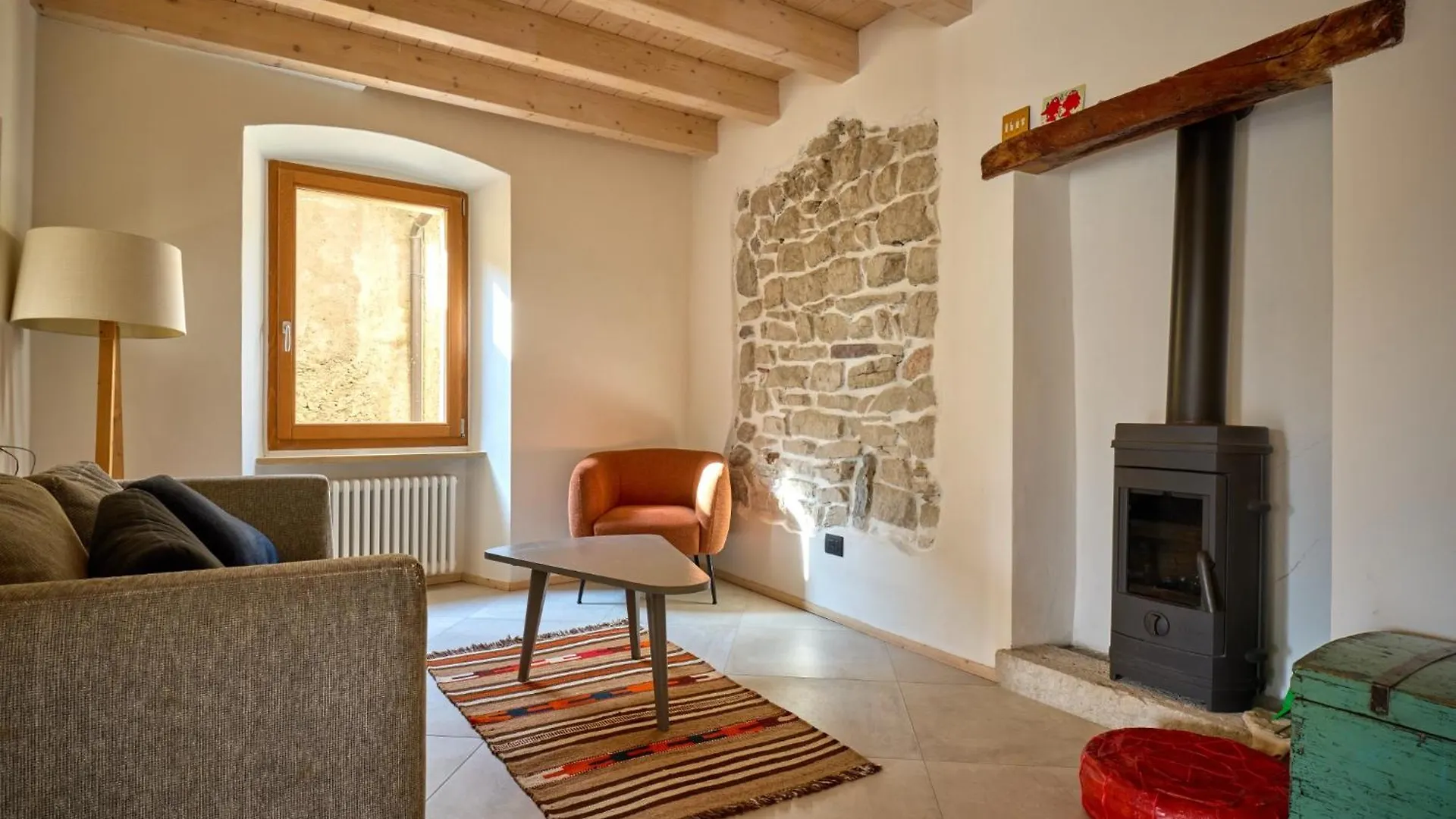 Επικοινωνία με το Rustic Family Friendly House